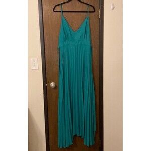 Charmed Hearts Green Pleated Maxi Dress Women's Size XL Adjustable Strap Elegant